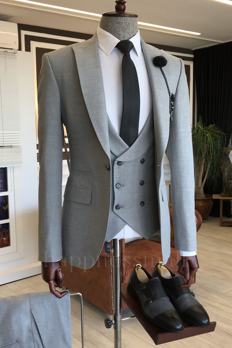 Sophia New Arrival Gray Peaked Lapel  Bespoke 3-pieces Business Suits For Men