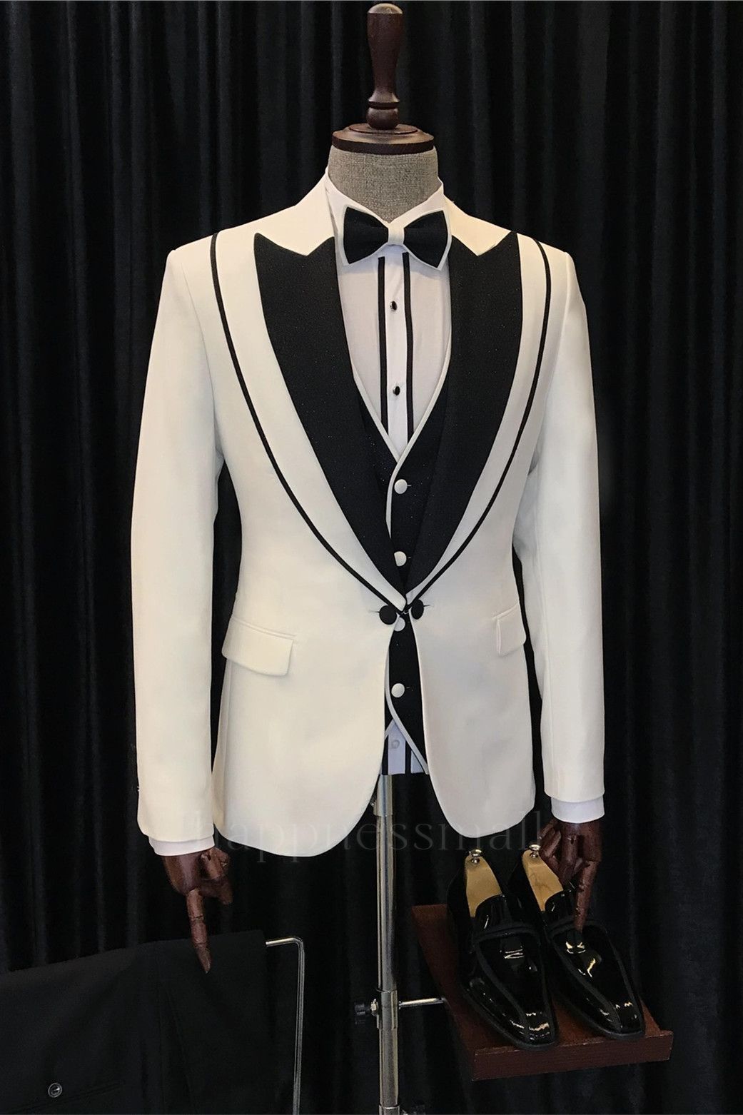Antonia Fashion White  Peaked Laple Three Pieces Men Suit