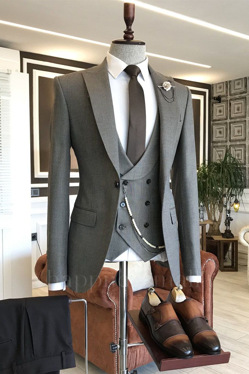 Eleni Trendy Gray Peaked Lapel Double Breasted Business Men Suits With Vest