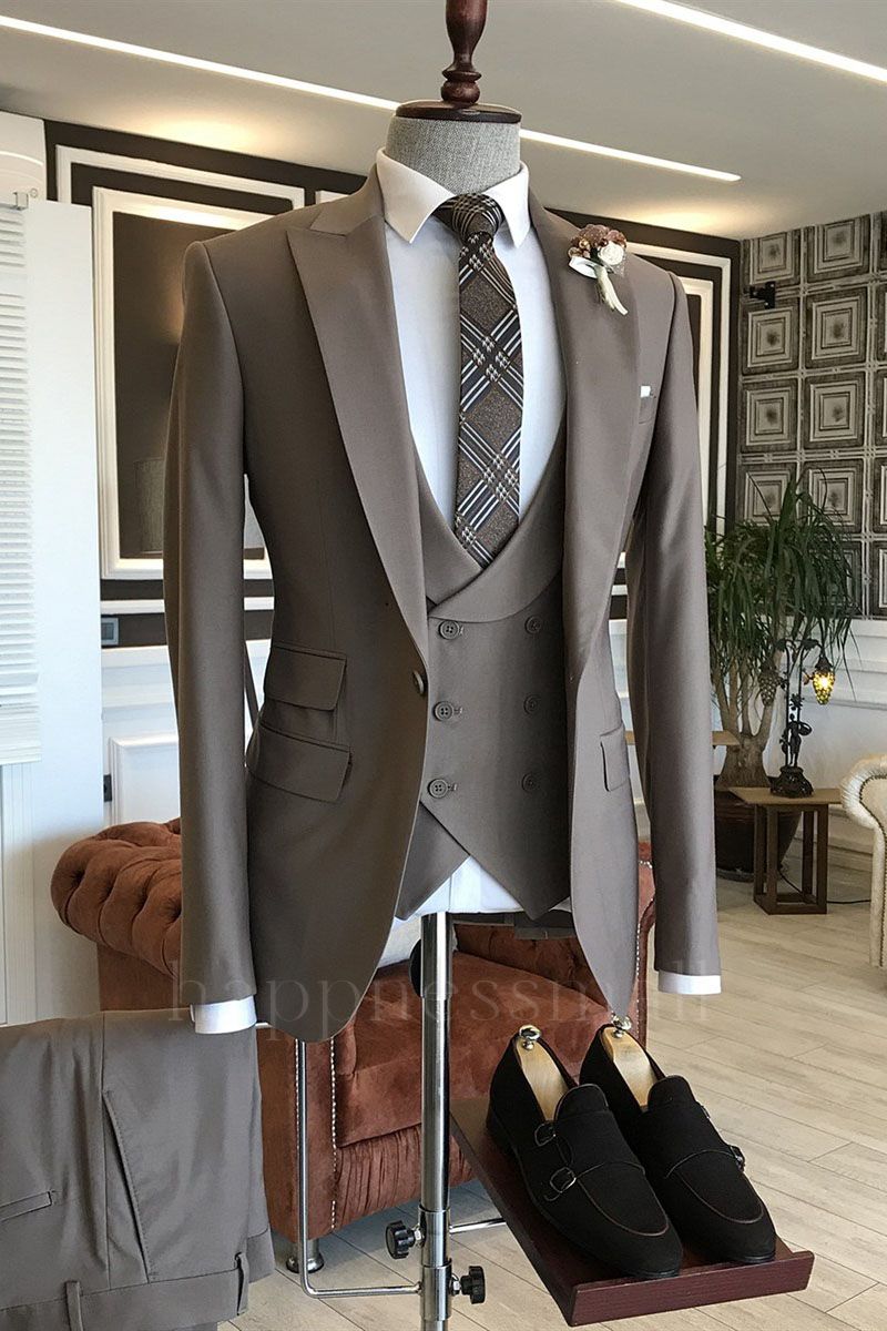 Happnessmall Elegant Coffee Peaked Lapel Slim Fit  3-Pieces Business Suits On Sale