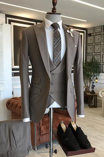 Happnessmall Elegant Coffee Peaked Lapel Slim Fit  3-Pieces Business Suits On Sale_1